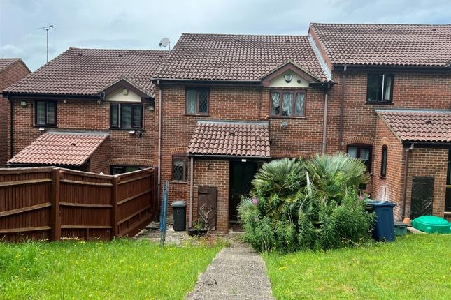 2 bed property, in Green Hill, £265,000