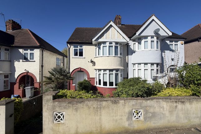 6 bed property, in 30 Randall Avenue, £325,000