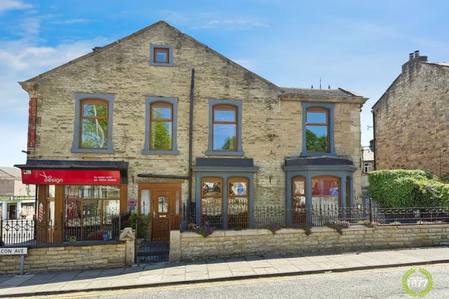 3 bed property, in Falcon Avenue, £240,000