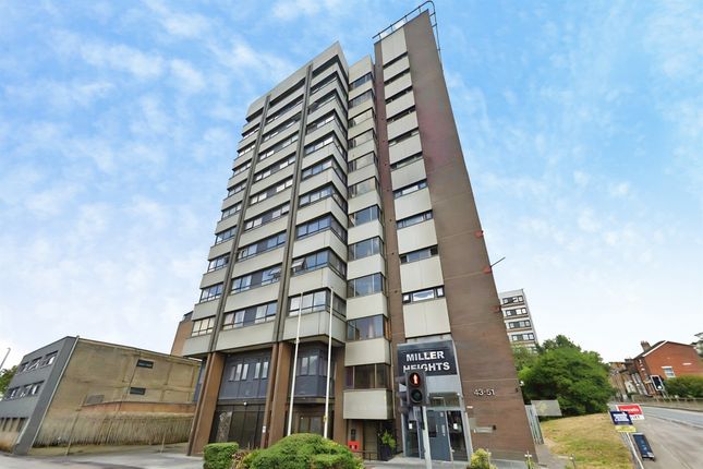2 bed property, in Lower Stone Street, £75,000