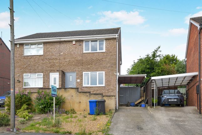 2 bed property, in Peterdale Close, £170,000