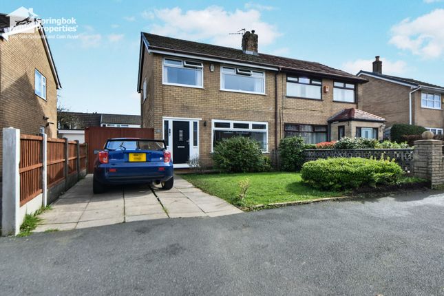 3 bed property, in Clapgate Lane, £195,000