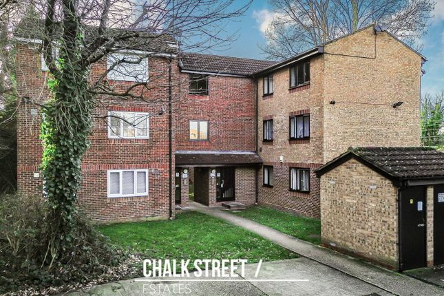 1 bed property, in Latimer Drive, £160,000