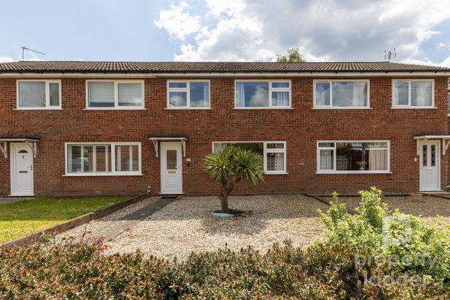 3 bed property, in Aylesbury Close, £265,000