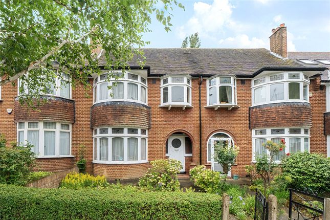 3 bed property, in Kingfield Road, £899,950