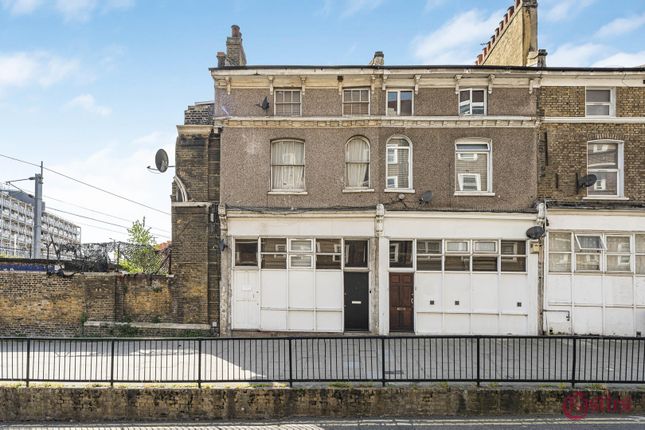 2 bed property, in Barnabas Road, £475,000