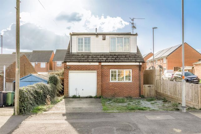 3 bed property, in Senwick Road, £235,000