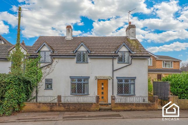 4 bed property, in Queens Park Drive, £500,000