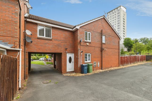 2 bed property, in The Strand, £128,000