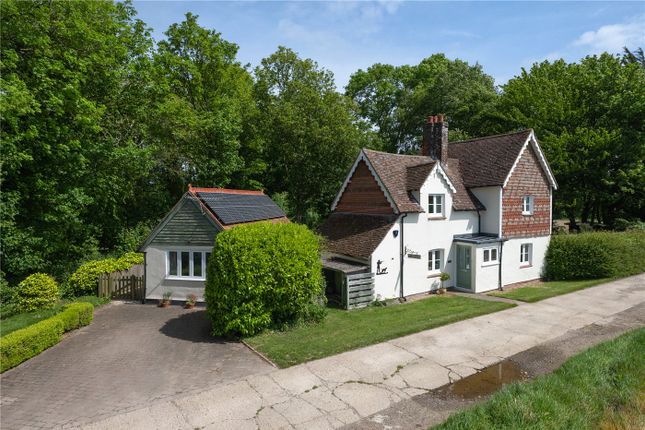 3 bed property, in Ileden Lane, £650,000