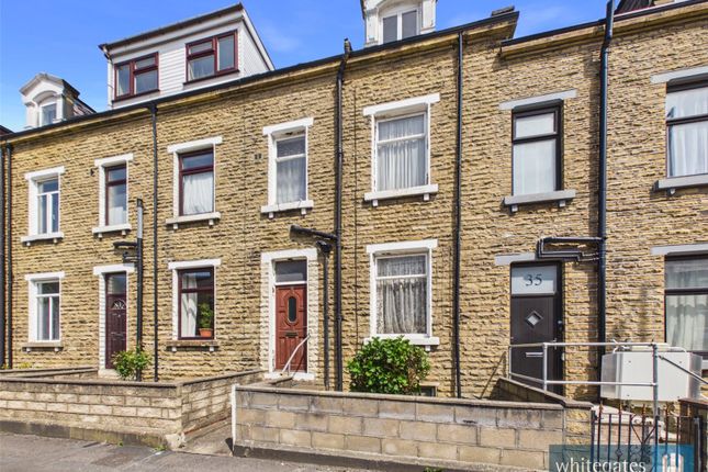 4 bed property, in Carlisle Terrace, £150,000