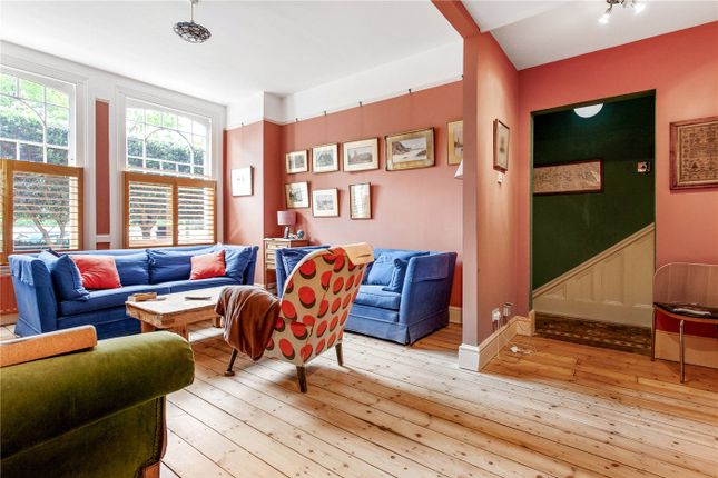 2 bed property, in Elmbourne Road, £800,000