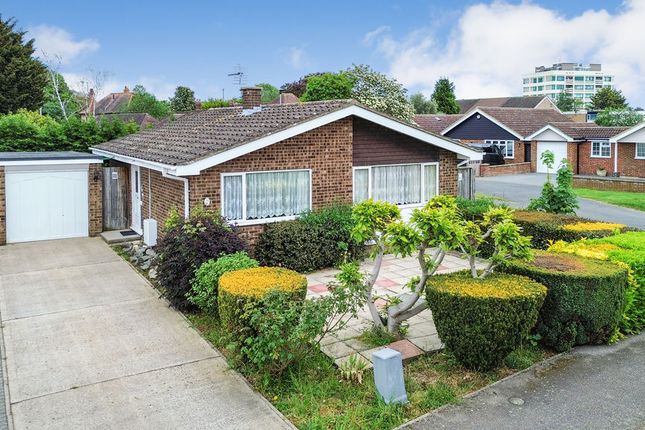 2 bed property, in Portland Close, £360,000