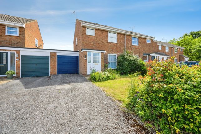 3 bed property, in Mercury Way, £330,000