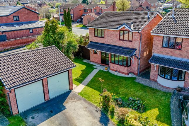 4 bed property, in Hatfield Drive, £580,000