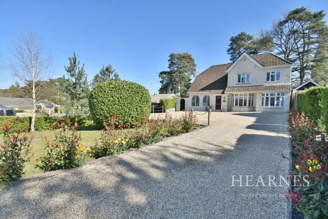 4 bed property, in New Road, £750,000