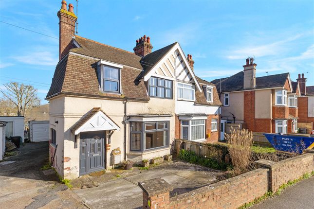 3 bed property, in Brodrick Road, £290,000