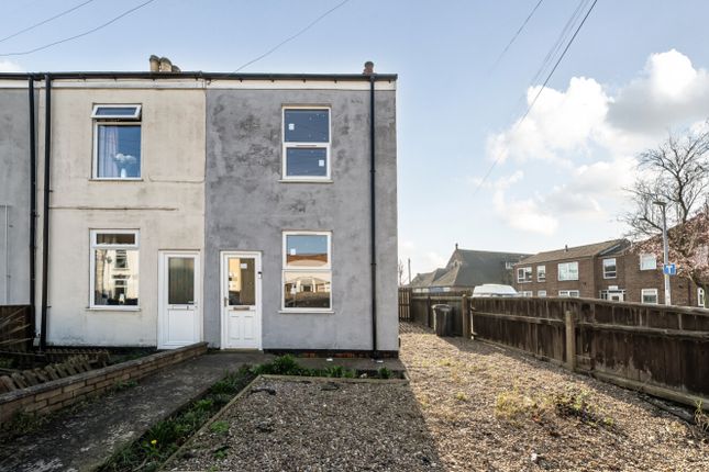 2 bed property, in Macaulay Street, £45,000