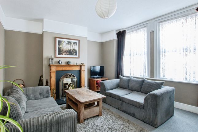 3 bed property, in Corporation Road, £270,000