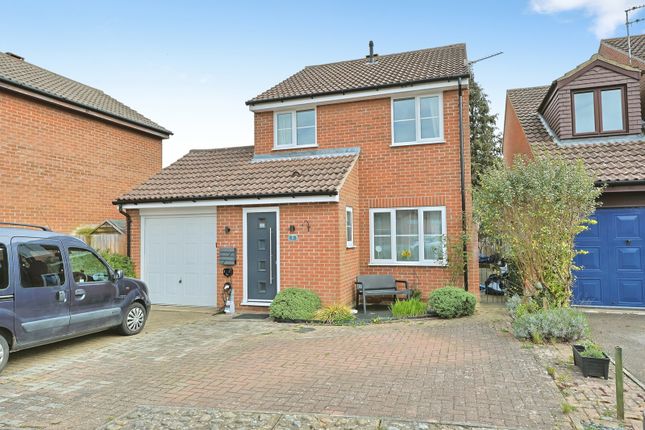 3 bed property, in Priors Drive, £270,000
