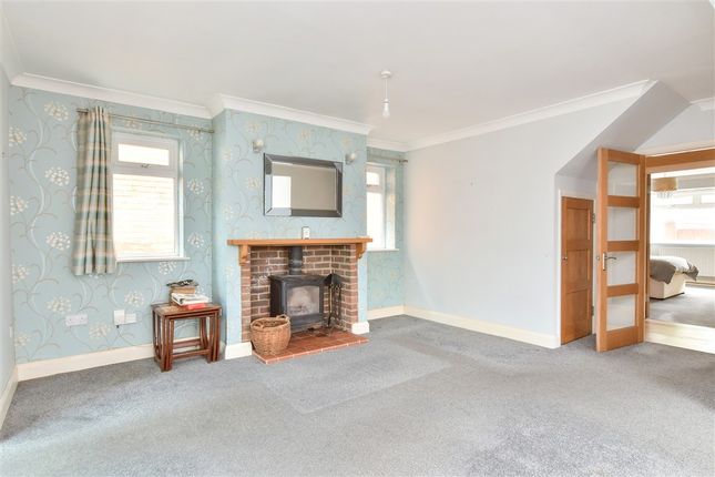 2 bed property, in Selhurst Road, £425,000