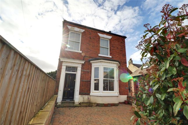 5 bed property, in High Street, £360,000