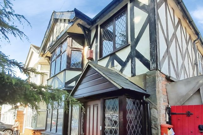 3 bed property, in Narborough Road South, £250,000