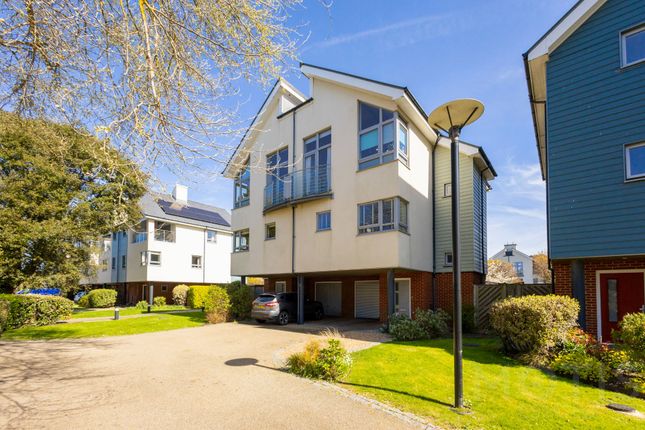 3 bed property, in Moncrieff Gardens, £700,000