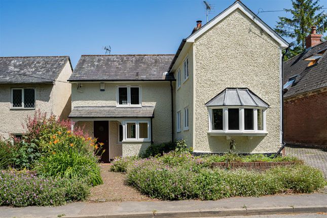 4 bed property, in High Street, £650,000