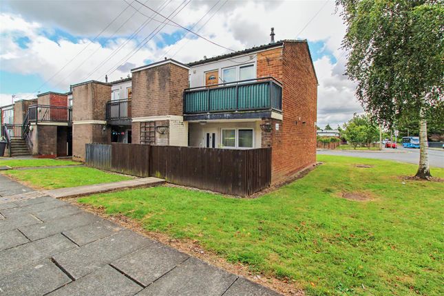 1 bed property, in Whitby Avenue, £75,000