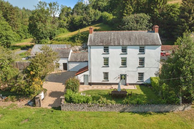 4 bed property, in Muddiford, £750,000