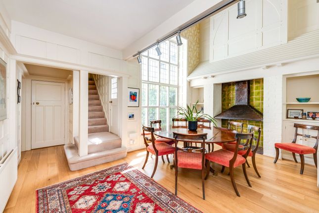 4 bed property, in Meadway Gate, £1,800,000