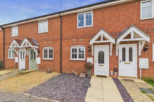 2 bed property, in Rosemary Way, £205,000