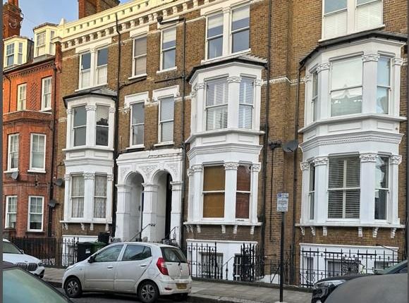 Studio, in Bolingbroke Road, £300,000