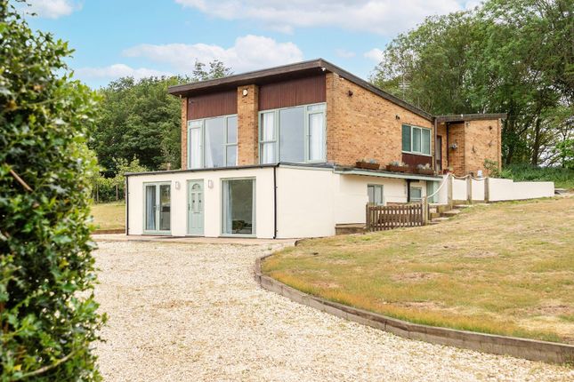 4 bed property, in New Road, £875,000