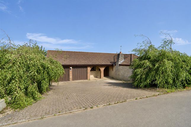 4 bed property, in Emminster Close, £550,000