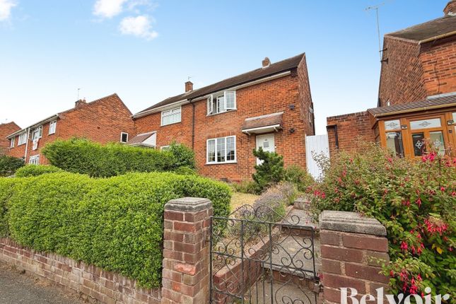 2 bed property, in Pickering Road, £180,000