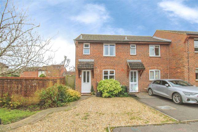 2 bed property, in Lockeridge Close, £220,000