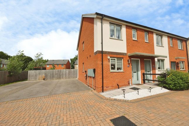 2 bed property, in Westbrooke Place, £200,000