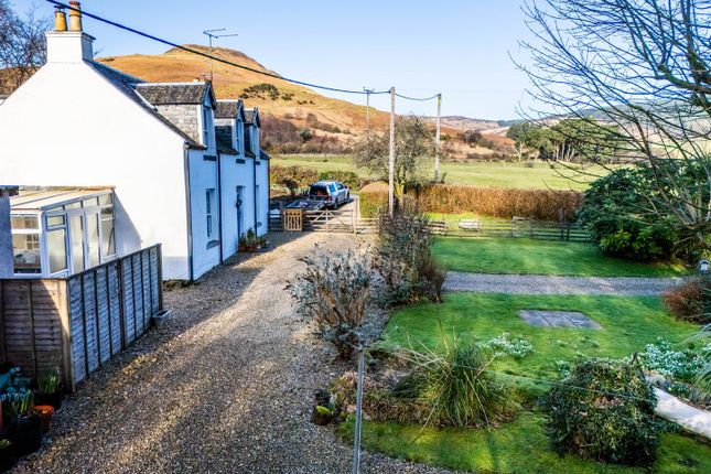 3 bed property, in Dyemill House, £360,000