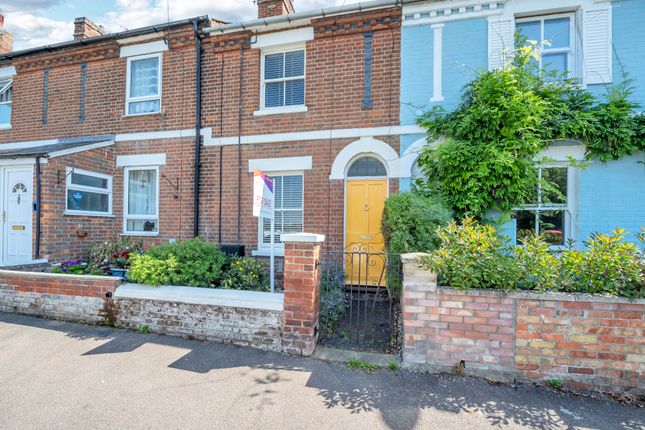 2 bed property, in Cheveley Road, £250,000