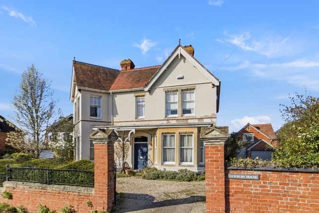 4 bed property, in Newbury Park, £795,000