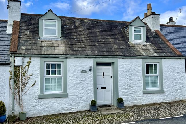 4 bed property, in Kerrix, £290,000