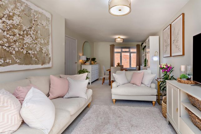 3 bed property, in Pooley Green Road, £420,000