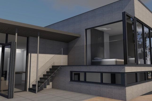 Studio, in Holmer, £225,000