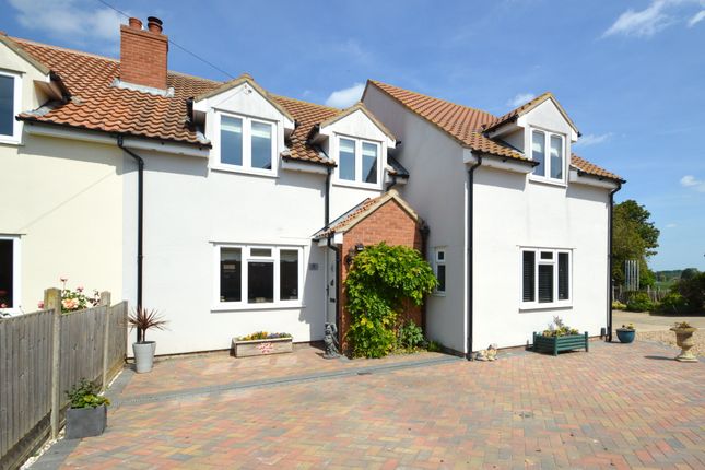 4 bed property, in Gestingthorpe, £450,000