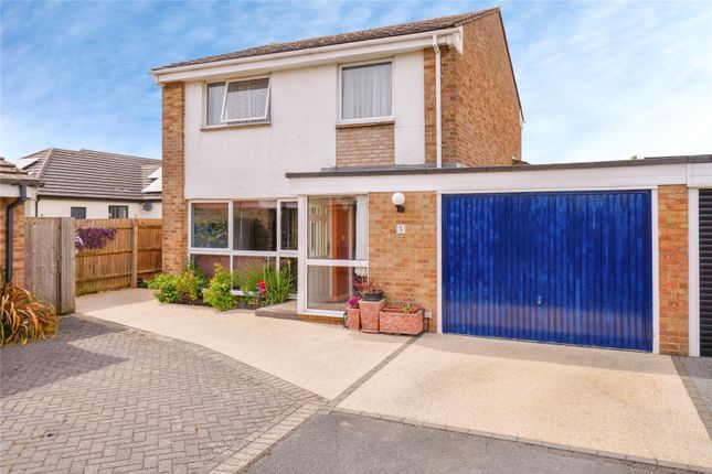 3 bed property, in Shelley Close, £450,000