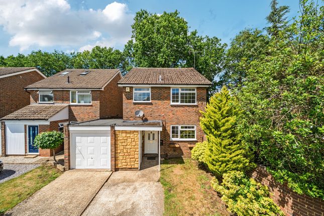 3 bed property, in Bishops Wood, £450,000