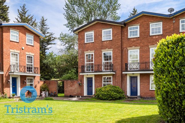 3 bed property, in Dudley Court, £280,000