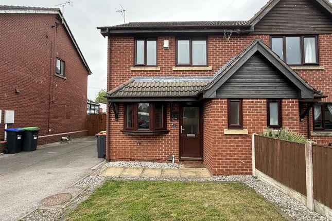 3 bed property, in Cottage Close, £164,995